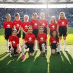 Ahorn Camp Einlaufkinder im Deutsche Bank Park am Weltfrauentag